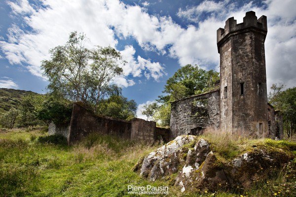 Castello abbandonato in Irlanda sul Ring of Kerry